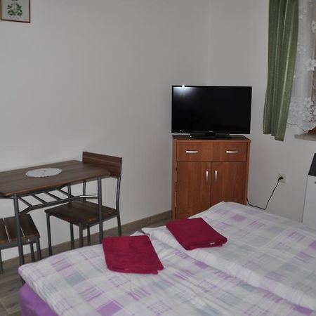 Privat Magdalena Appartement Bešeňová Buitenkant foto