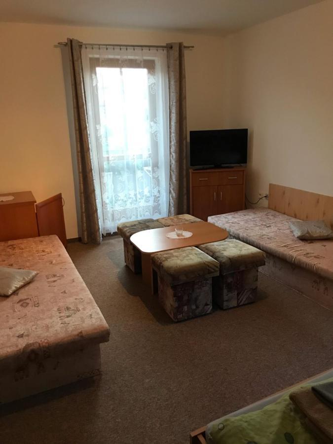 Privat Magdalena Appartement Bešeňová Buitenkant foto