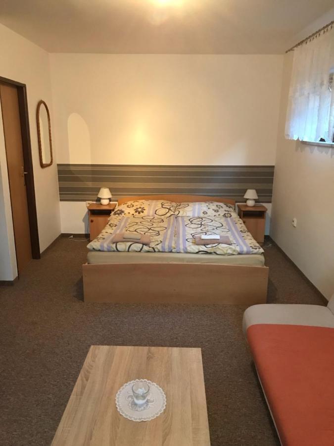 Privat Magdalena Appartement Bešeňová Buitenkant foto