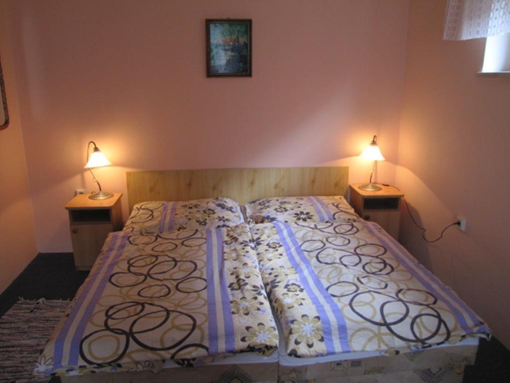 Privat Magdalena Appartement Bešeňová Kamer foto