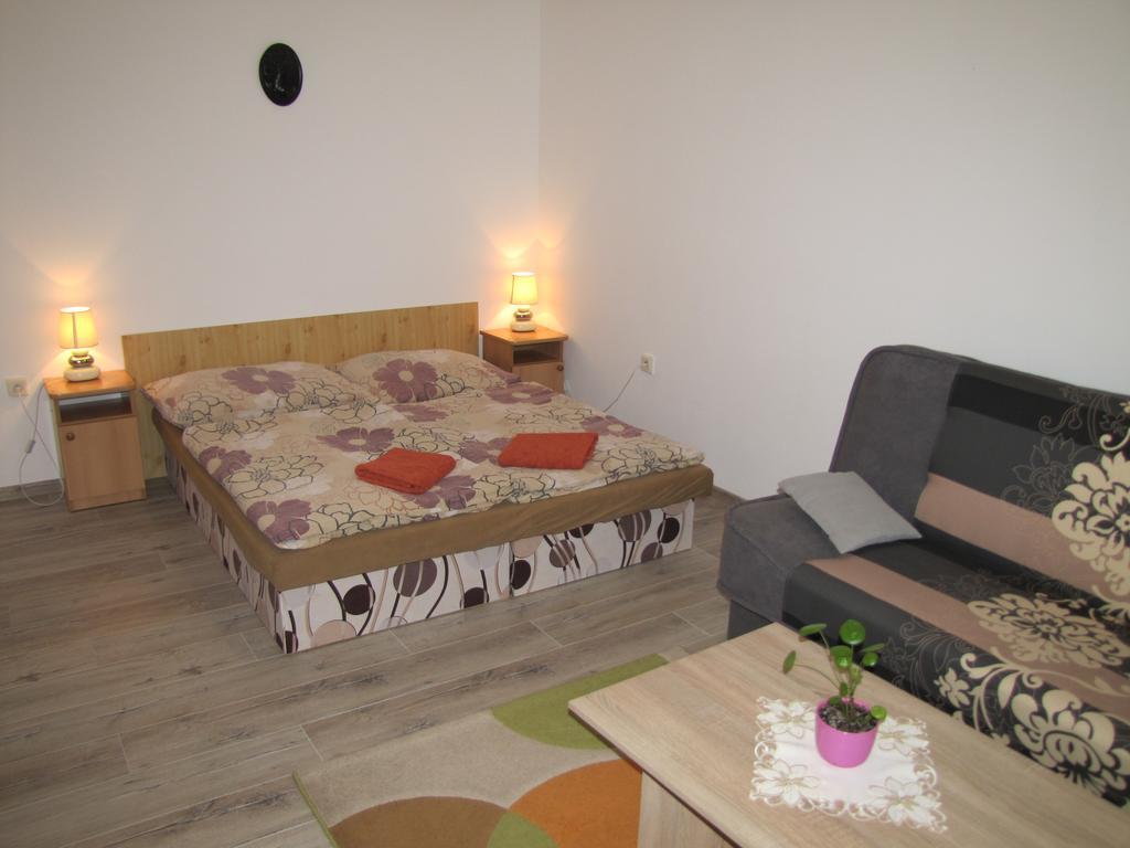 Privat Magdalena Appartement Bešeňová Buitenkant foto